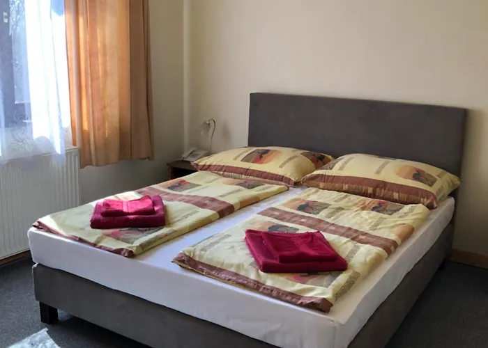 Hotel Holdfeny 3*